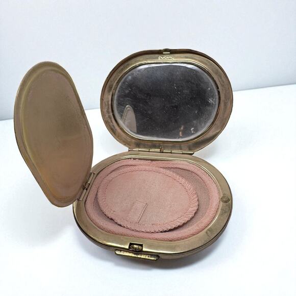 Vintage Emrich Compact Gold Oval Rhinestones Green Powder 1940s - Picture 4 of 4